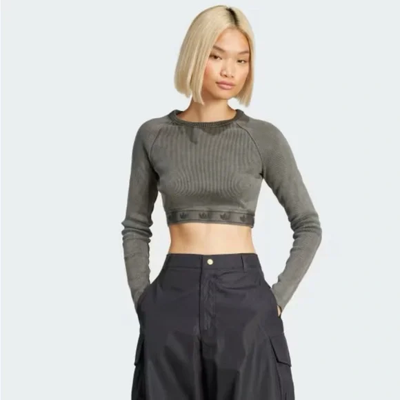 Adidas Grey ribbed Long Sleeve Crop tshirt - Picture 7 of 9